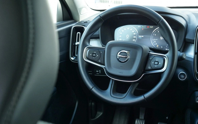 Volvo XC 40 cena 99900 przebieg: 75301, rok produkcji 2018 z Sierpc małe 529